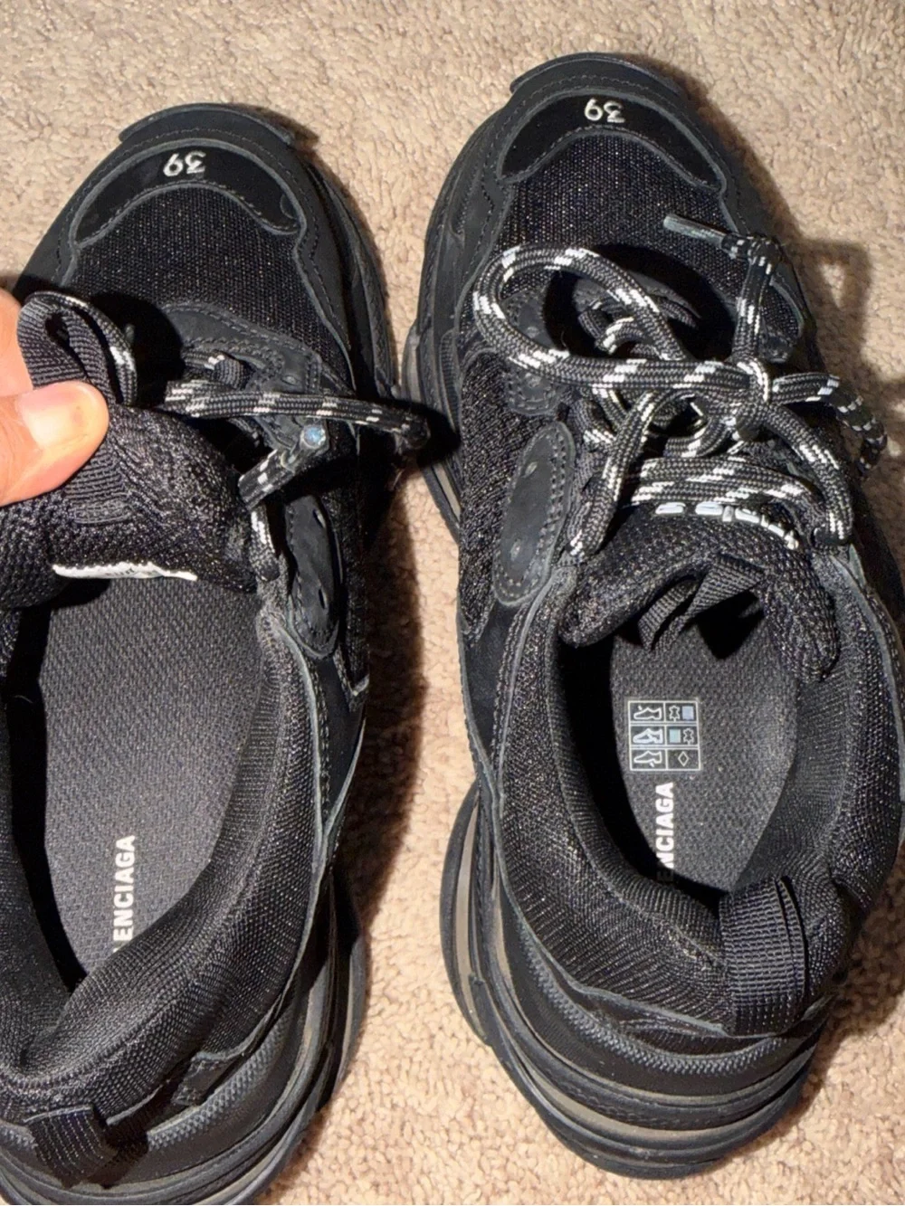 Unisex Balenciaga Triple S Sneaker Triple Black                 M-6 W-8